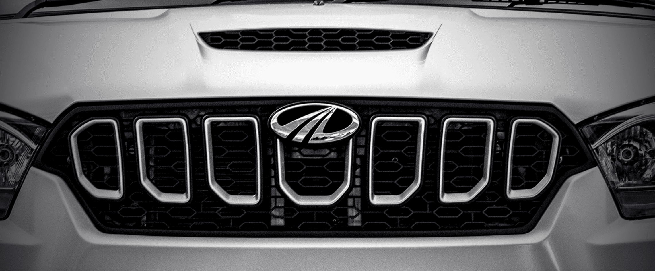 Pik Up Single Cab — Integrated Bonnet Scoop and Signature Grille
