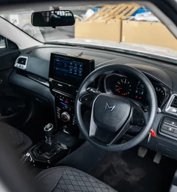 XUV 3XO Xprez Panel Van dashboard and driver's seat