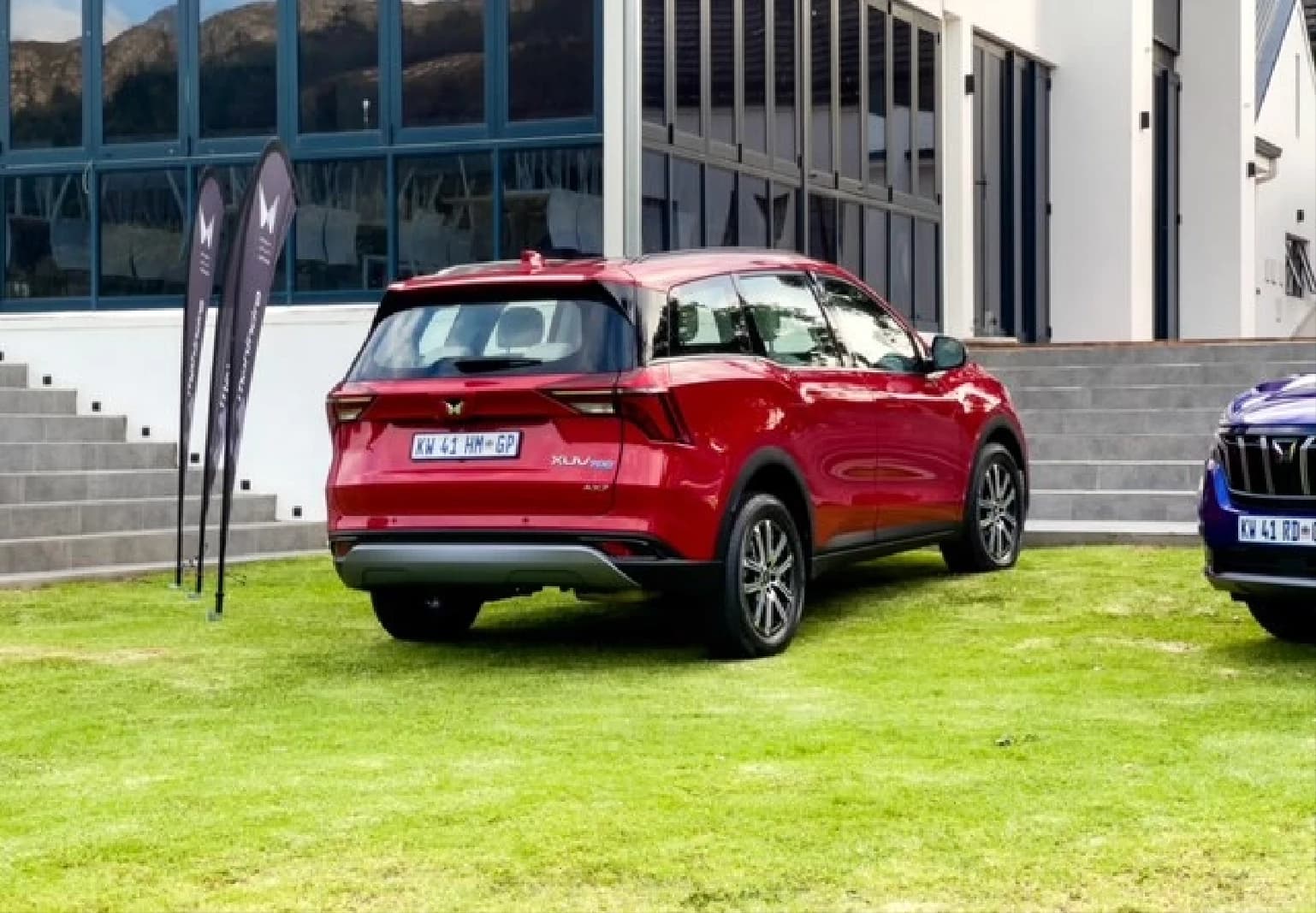 XUV700 — image 7