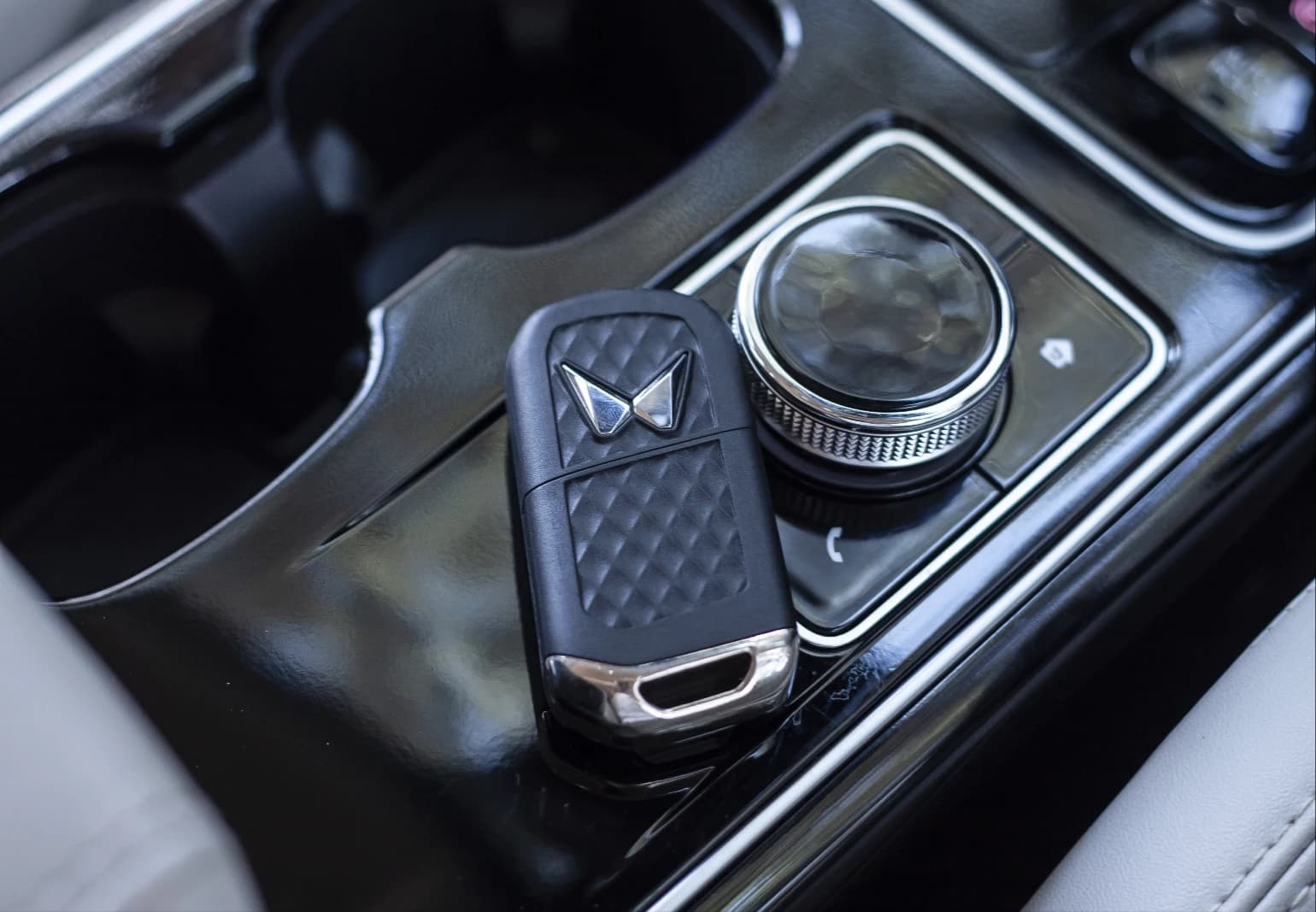 XUV700 — image 9