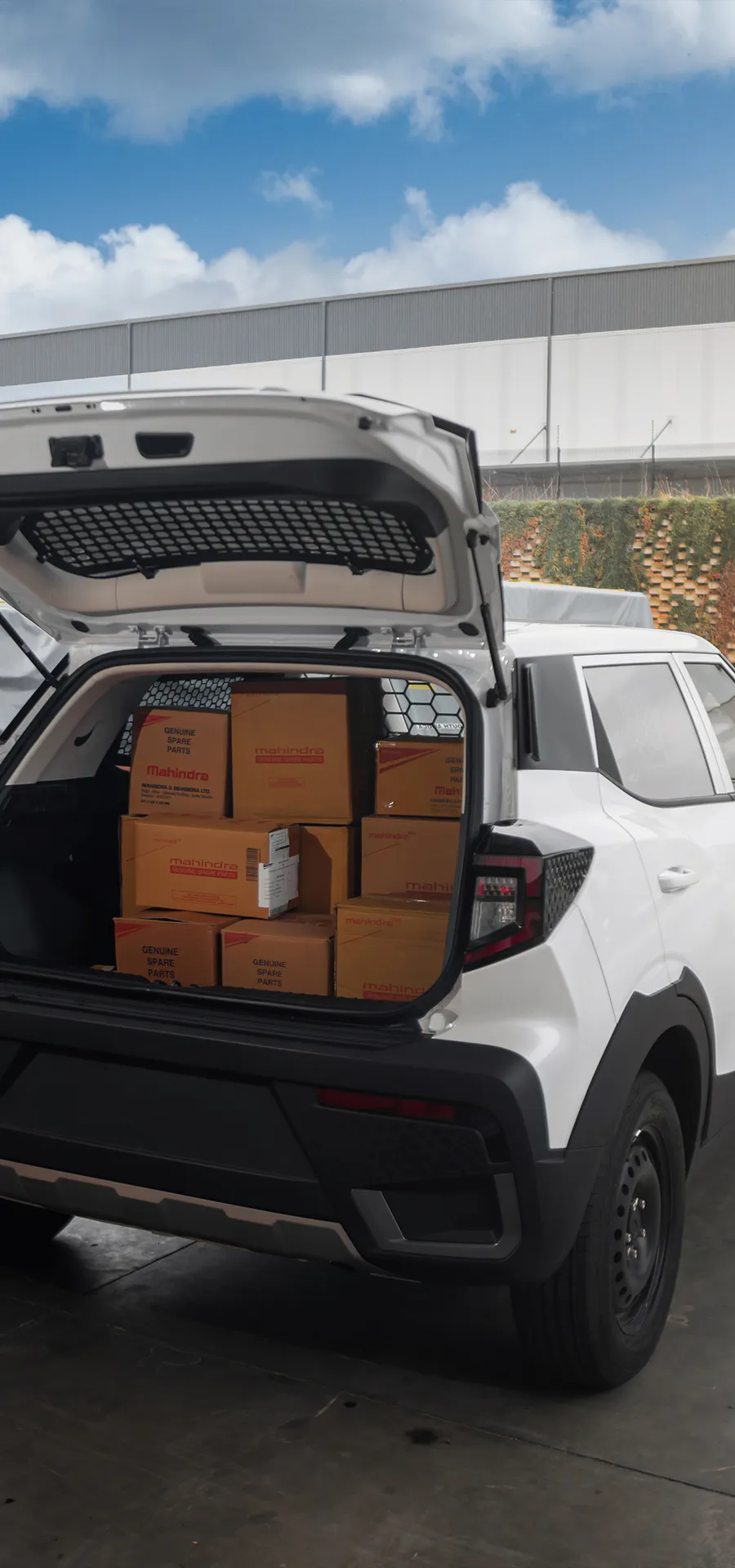XUV 3XO Xprez Panel Van banner